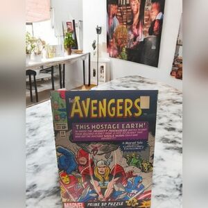 NIB Marvel 3D The Avengers 300 Piece Puzzle